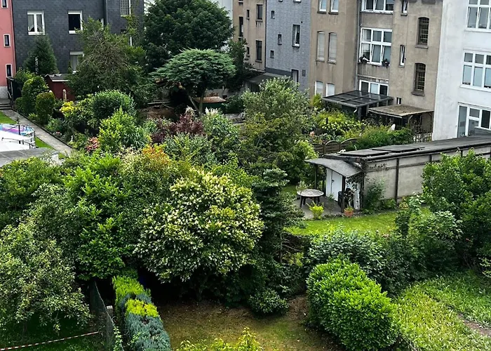 Modernes Apartment Muelheim - Freie Parkplaetze, Smart-Tv, Wlan, Naehe Messe Essen & Duesseldorf *