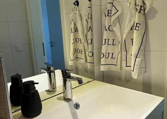 Modernes Apartment Muelheim - Freie Parkplaetze, Smart-Tv, Wlan, Naehe Messe Essen & Duesseldorf * Mülheim an der Ruhr